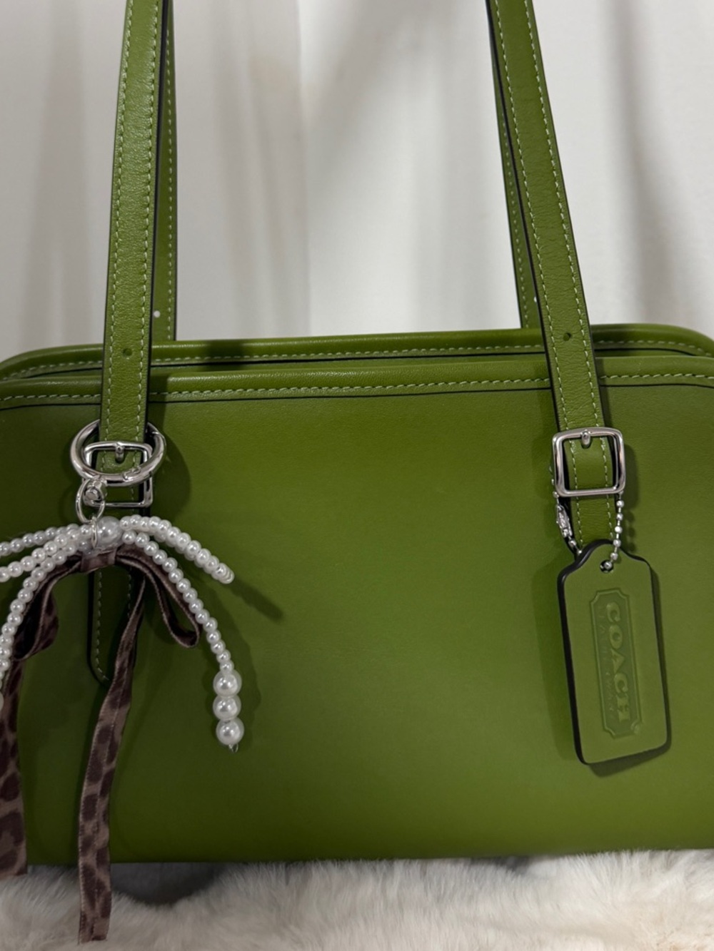 Coach Dark Lime Green Leather
Swing Zip Shoulder Bag - Picture 6 of 6